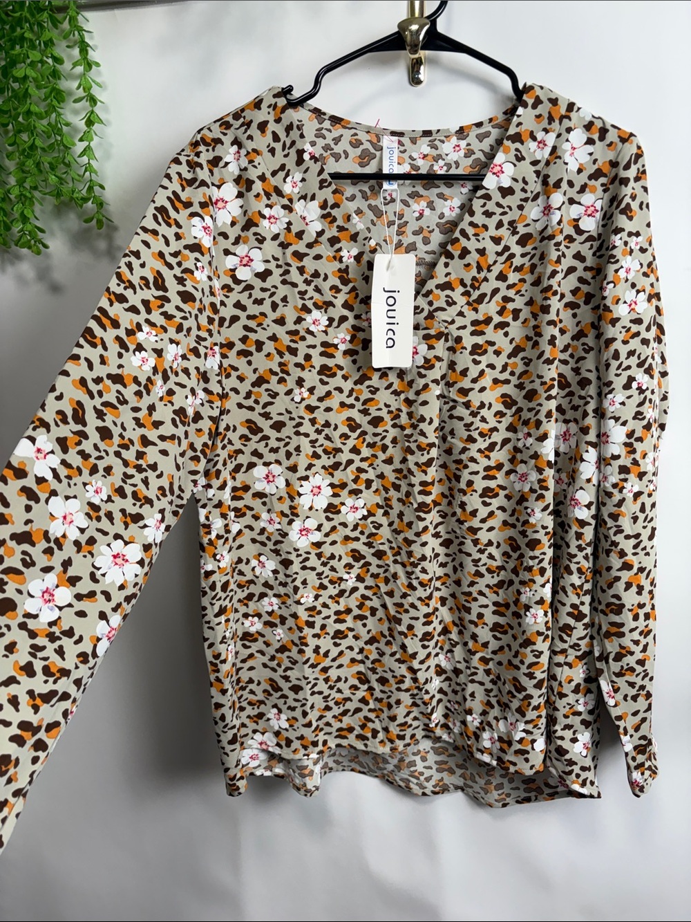 Jouica Beige Leopard & Floral V-Neck Long Sleeve Blouse